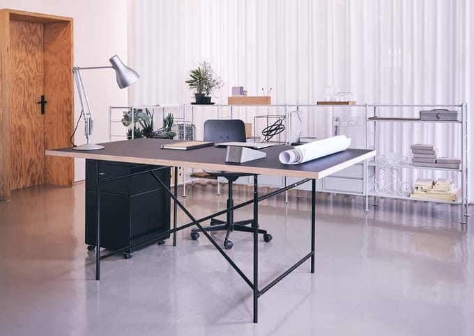 Richard Lampert Tafel Eiermann 1 - Linoleum nero 4023/eiken rand - 110 x 66 cm - chrome - middelste stut - 160 x 80 cm