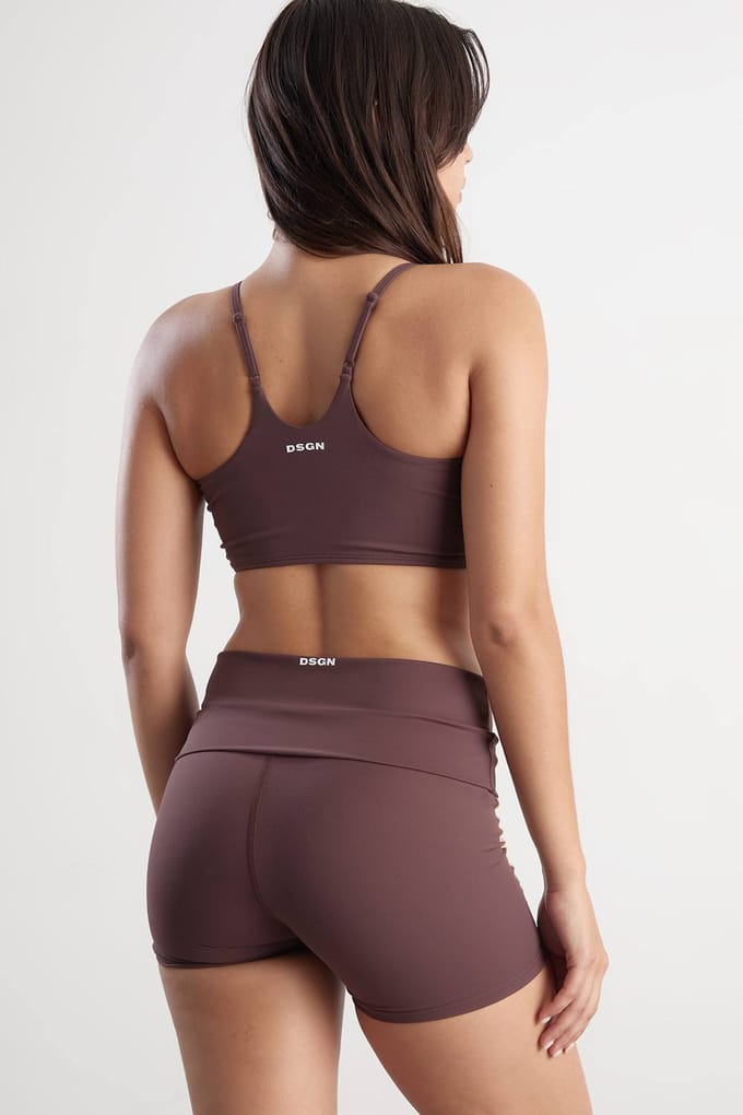 Dames Dsgn Studio Sculpt Mini Short Met Zijstreep En Omvouwbare Tailleband | Chocoladebruin | Maat: Large