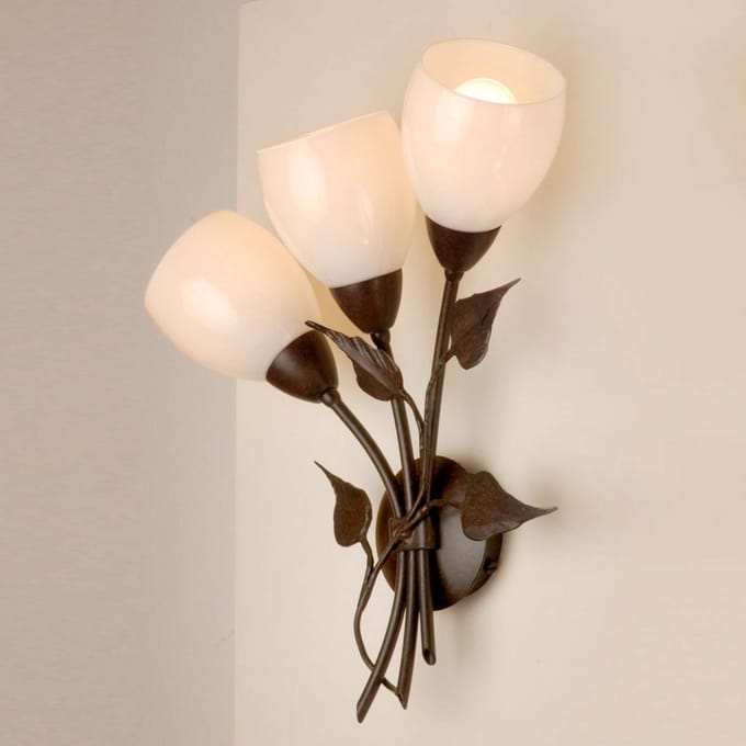 Menzel Bloemvormige wandlamp CHALET met glastulpen