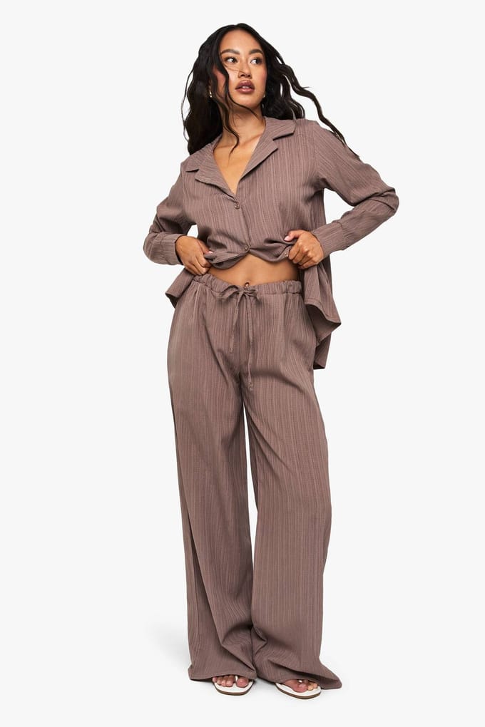 boohoo Dames Crinkle Low Rise Straight Leg Broek | Mocha | Maat: 8