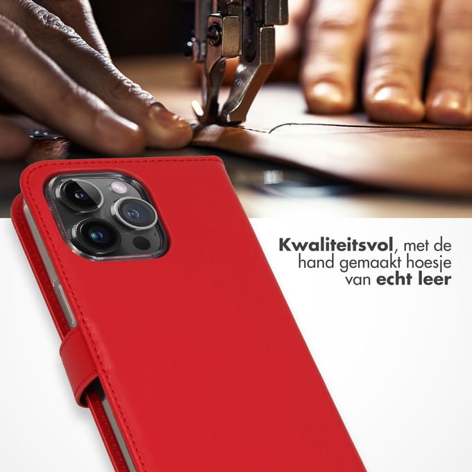 Selencia Hoesje - Geschikt voor Apple iPhone 15 Pro Max - Echt Lederen Bookcase - Rood