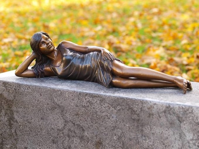 Beeld Brons Liggend Meisje | Bronzen Beelden  | Klassieke Bronzen Beelden | 1 Jaar Garantie