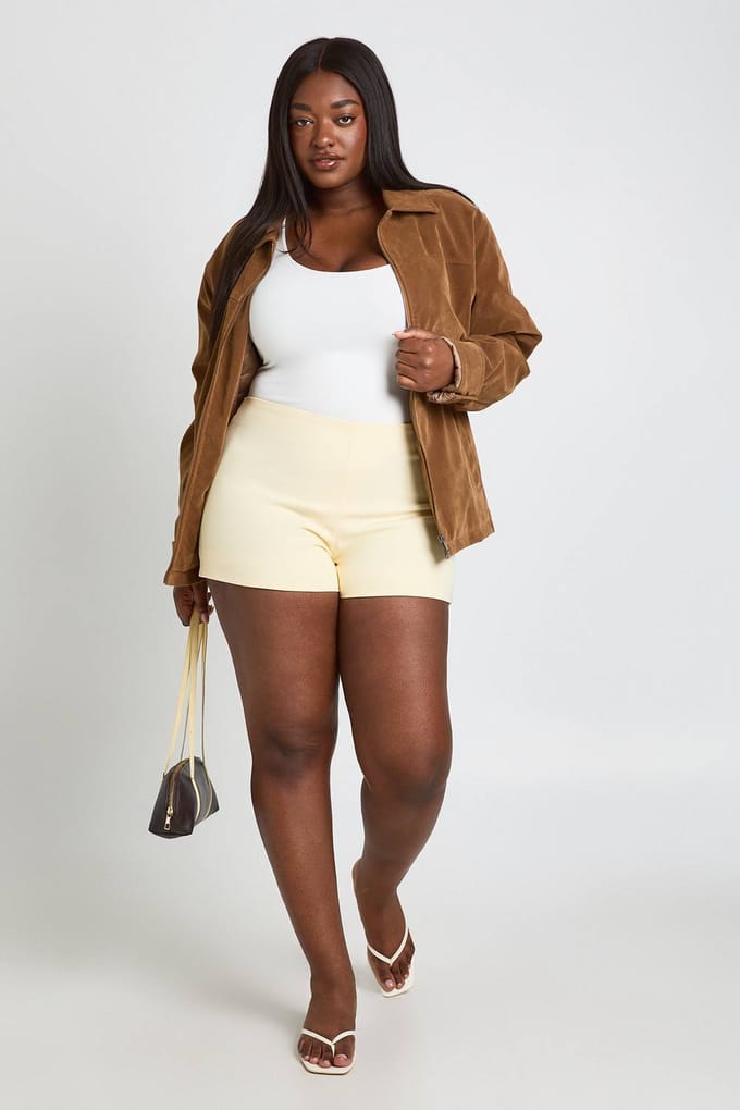 boohoo Dames Plus Getailleerde Shorts | Lemon | Maat: 18