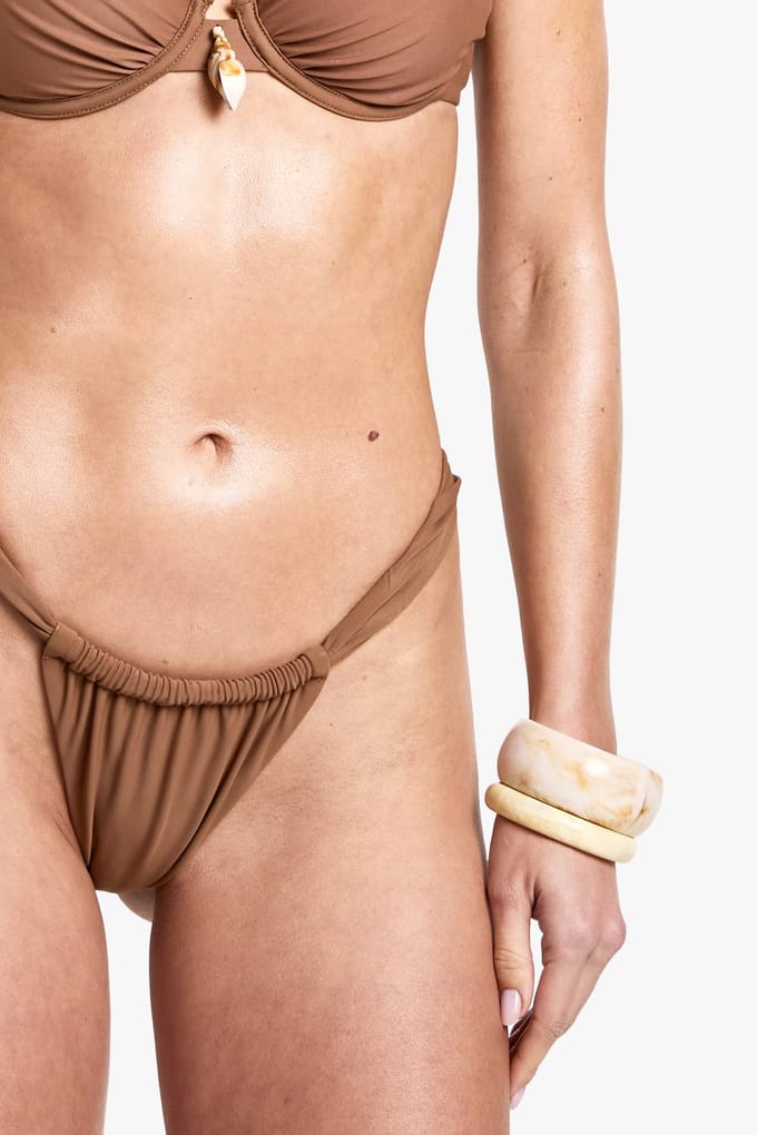 boohoo Dames Shell Trim Gerafoldde Tanga Bikini Broekjes | Chocolate | Maat: 6