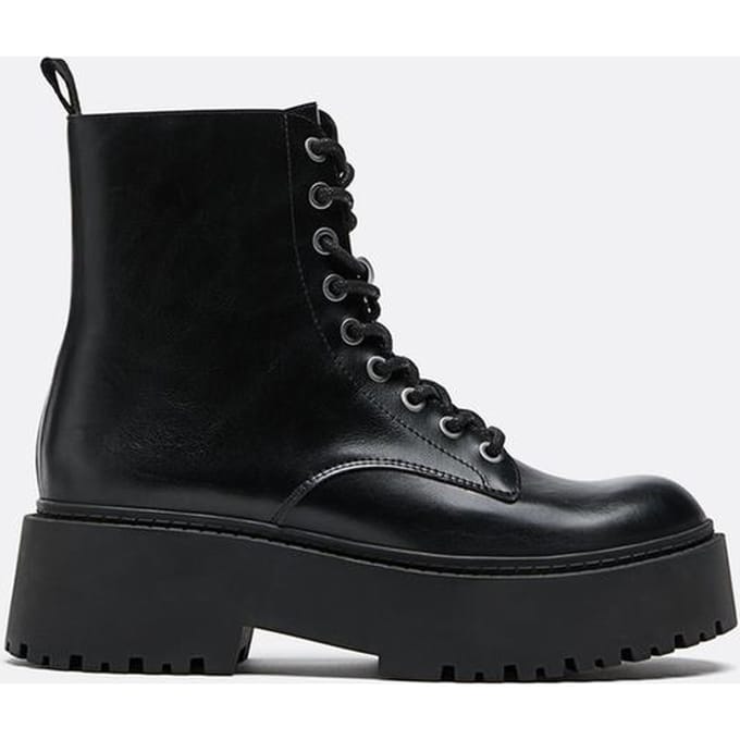 Stradivarius Veterschoenen met platte zool  Zwart 37