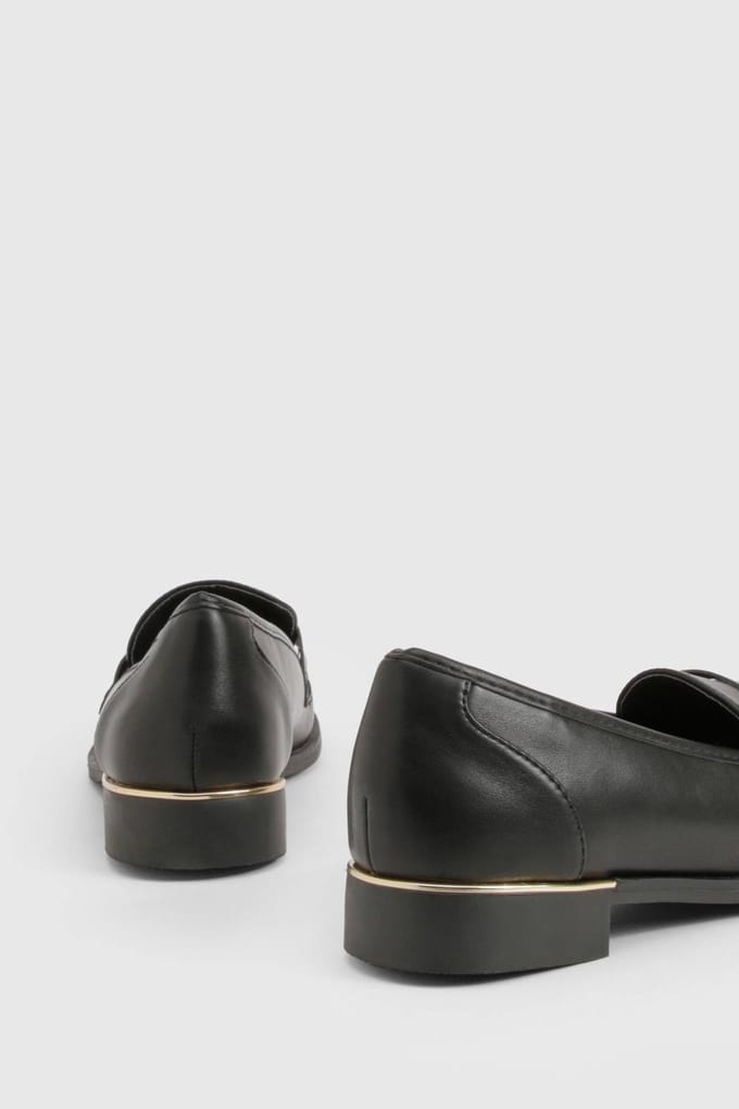 boohoo Dames Gold Trim Basic Loafers | Black | Maat: 3