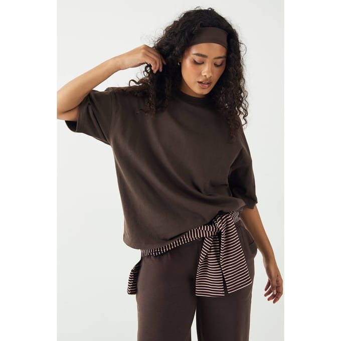Dames DSGN Studio Oversized T-Shirt | Espresso | Maat: Medium