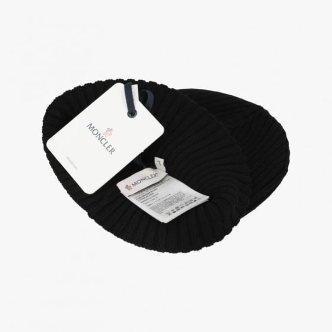 Moncler Muts Met Logo Patch M1131 999 3B00006 M1131 999 (L) black