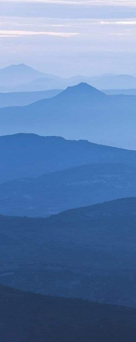 Fotobehang - Blue Mountain 100x250cm - Vliesbehang
