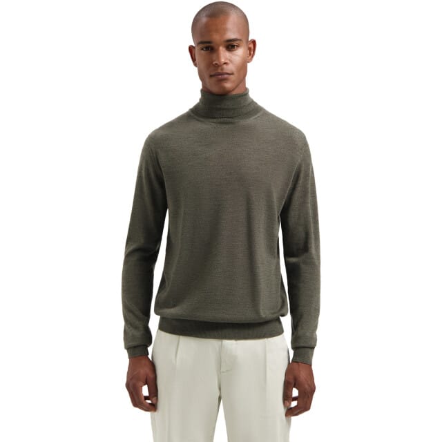 Dstrezzed Destin turtleneck