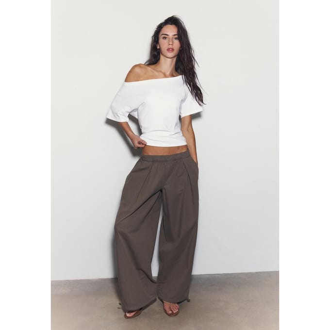 Stradivarius T-shirt met korte mouw, boothals en ruches  Wit M