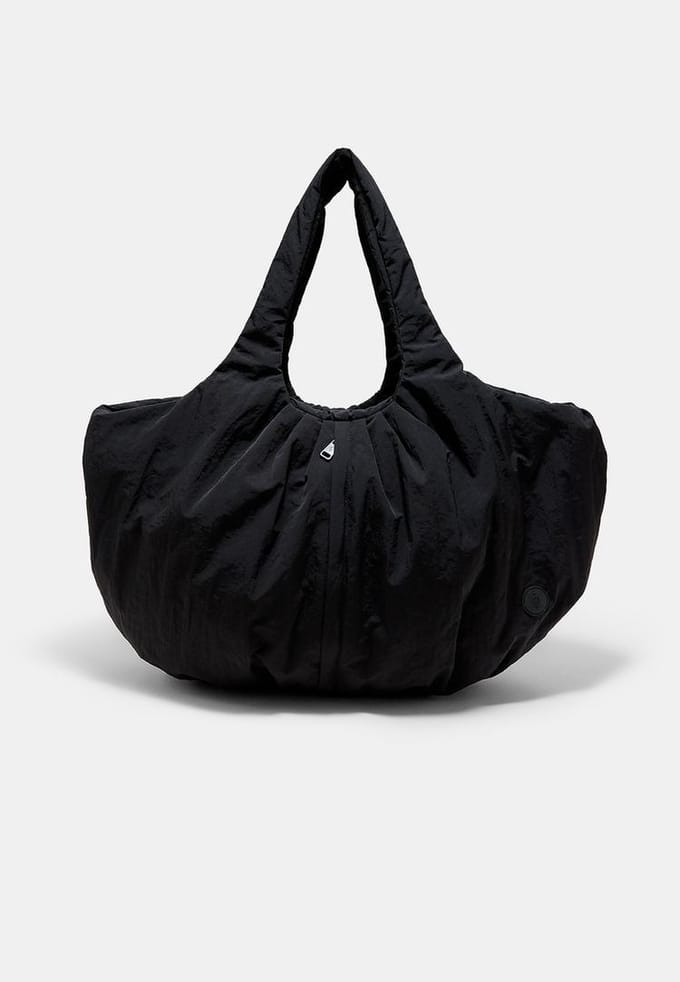 Stradivarius Maxi gewatteerde tas  Zwart OS