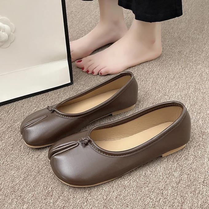 Modeontwerp Dames Platte Split Toe Schoenen Dames Microvezel Leer Comfortabele Platte Split Toe Slippers Zachte Zool Loafers 40
