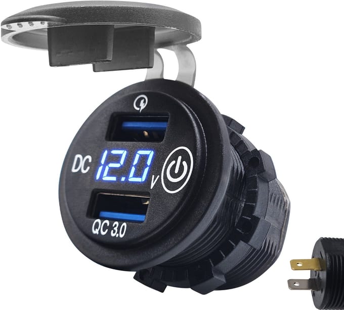 ProRide 12V USB Autolader 2 Poorten met Schakelaar & Voltmeter - Inbouw - QC3.0 - USB Stopcontact Auto, Boot en Camper - Blauw