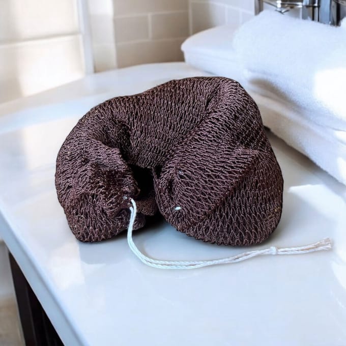 AfricanFabs® Afrikaanse spons / net sponge - traditionele SAPO spons / Ghanese scrub spons - Bruin