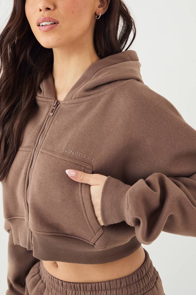 Dames DSGN Studio Boxy Crop Ritshoodie | Mocha | Maat: 3XL