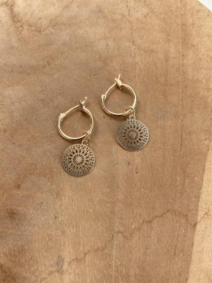 Joboly Hippe mandala musthave oorbellen - Dames - Goudkleurig