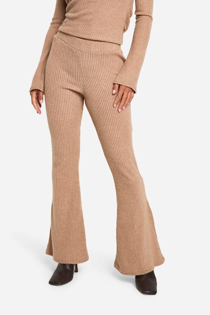 boohoo Dames Petite Geborstelde Rib Foldover Flare Broek | Camel | Maat: 42