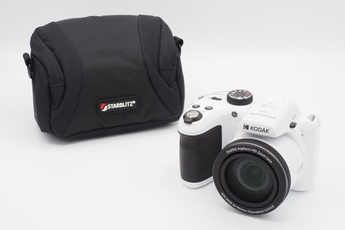 Kodak Pixpro AZ405 - Compactcamera - Wit - + 32GB geheugenkaart - + Tas