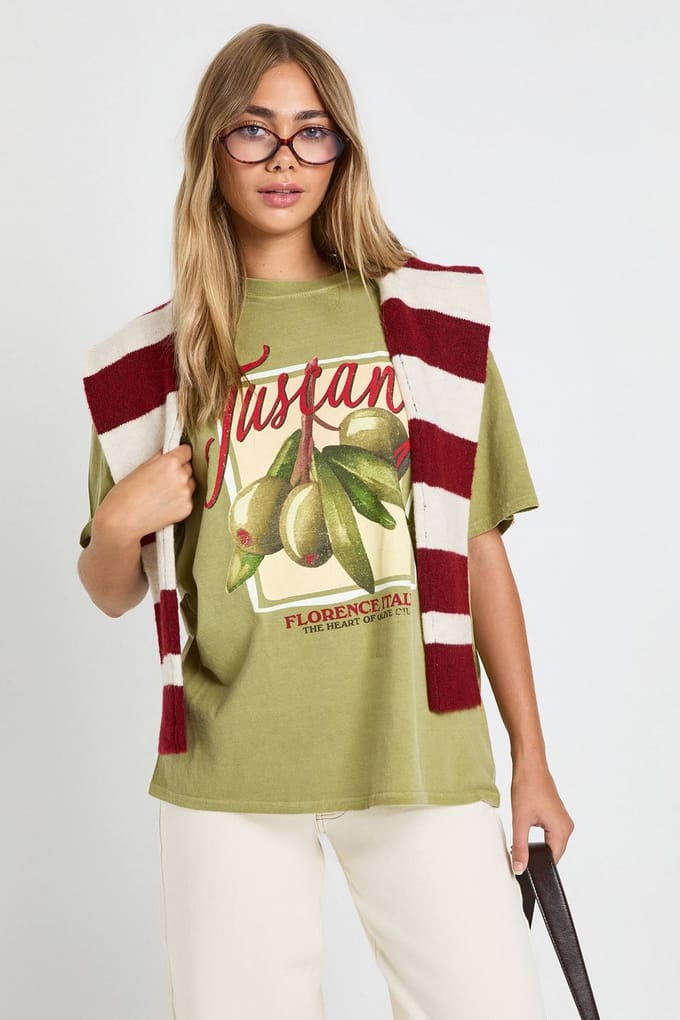 boohoo Dames Toscane Olijven Bedrukt Oververven T-Shirt | Olijf | Maat: Small