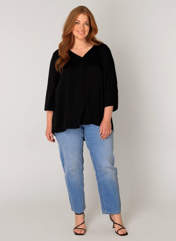 BASE LEVEL CURVY Yanina Blouse - Black - maat 3(52)