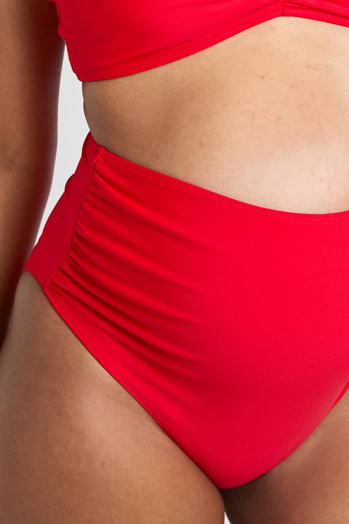 boohoo Dames Zwangerschaps Hoge Taille Gerimpeld Bikinibroekje | Rood | Maat: 36