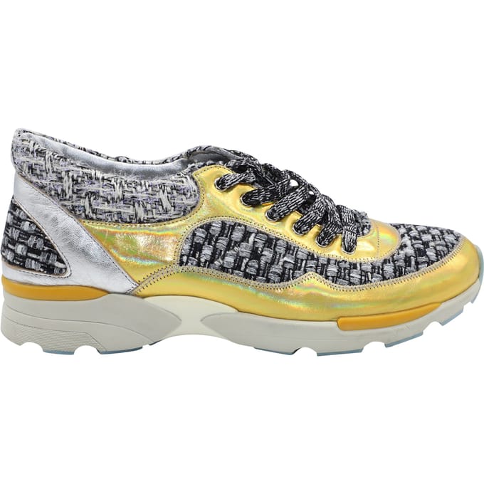 Chanel Tweed Vetersneakers in Meerkleurig Leer