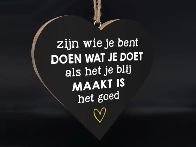 Teksthart Zijn wie je bent 25x25cm hangend zwart