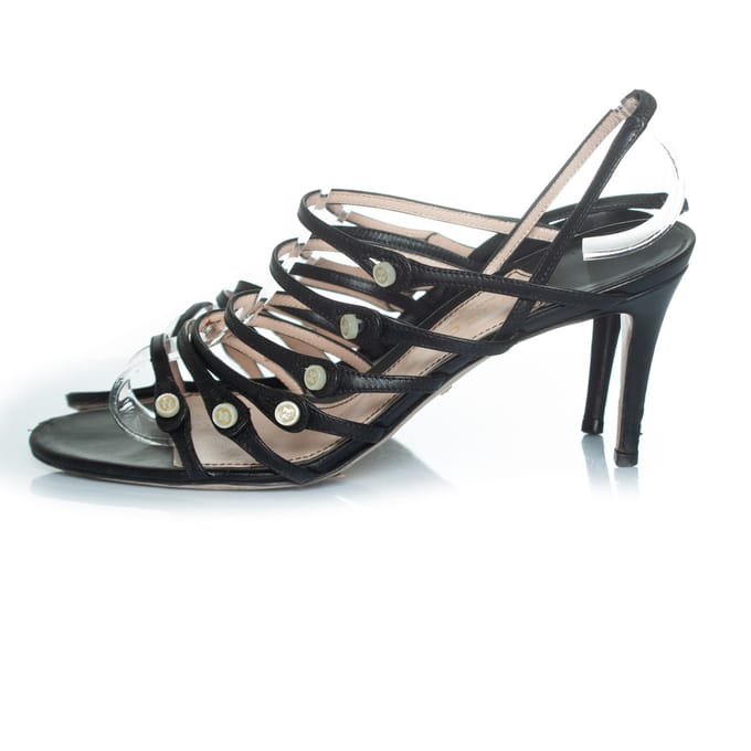 Gucci zwarte sandalen met Gucci-knopen
