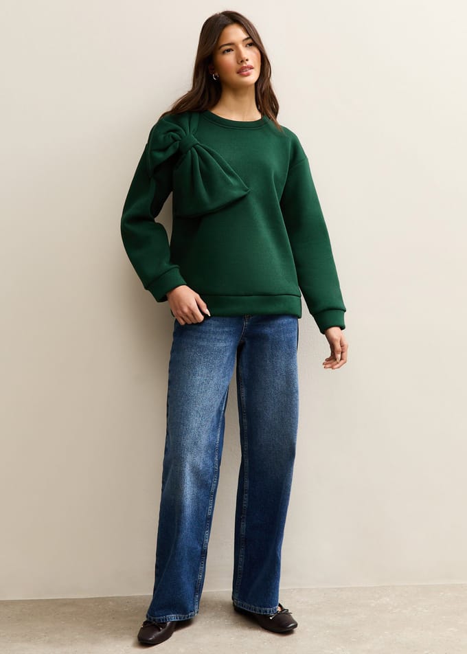 Oversized trui met kaki strikpatch