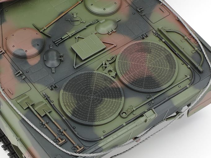 Tamiya Modelbouwpakket Militaire voertuigen - 25207 Leopard 2A6 Tank - Ukraine Plastic - 1:35 - Modelbouw