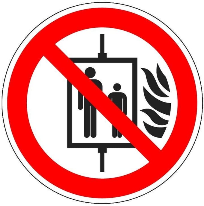 Lift niet gebruiken bij brand sticker - ISO 7010 - P020 400 mm