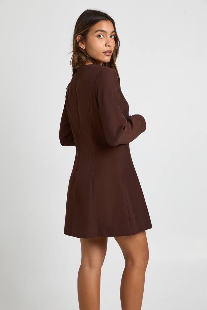 boohoo Dames Lange mouwen getailleerde shiftjurk | Chocoladebruin | Maat: 36