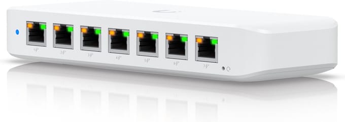 Ubiquiti UniFi USW-Ultra - Netwerkswitch - 8 Gigabit Ethernet Poorten - Power over Ethernet (POE) - Wit