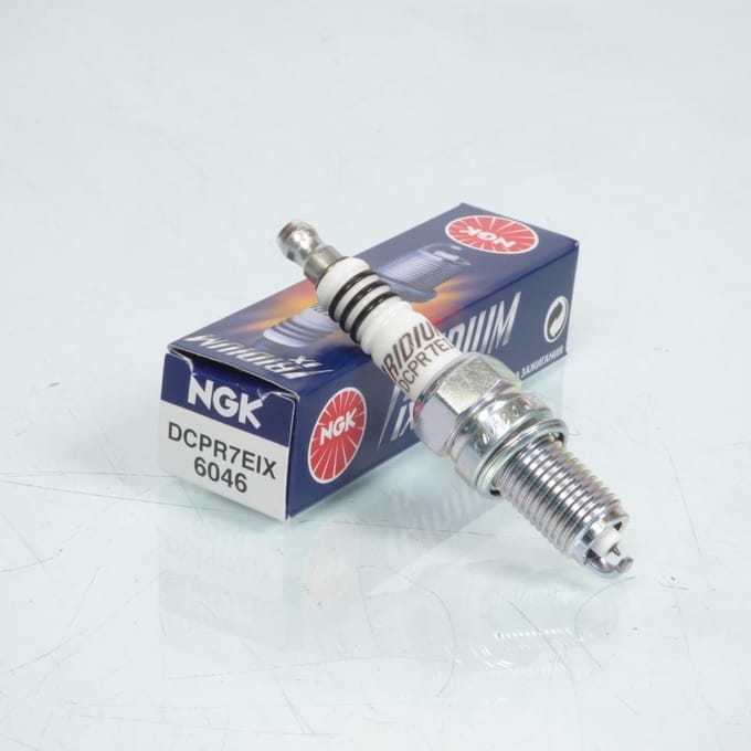 Bougie d'allumage NGK pour Moto Harley Davidson 1200 Xl R 2004 à 2008 DCPR7EIX Neuf