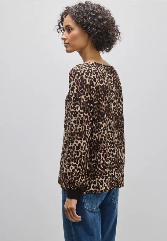 Gedessineerde blouse