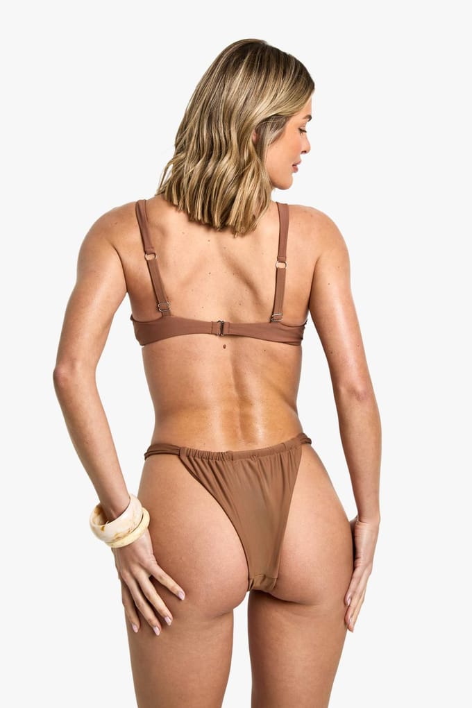 boohoo Dames Shell Trim Gerafoldde Tanga Bikini Broekjes | Chocolate | Maat: 6