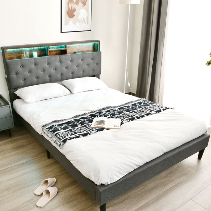 MODFU - Bedframe 140x200 cm – Grijs linnen met opberghoofdbord & LED – Incl. matras