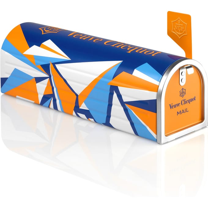 Veuve Clicquot Brut + mailbox