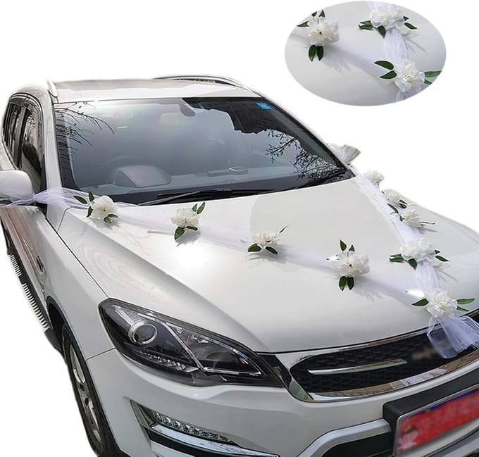 Bruiloft Auto Versiering met 8 Bloemen en 2 Witte Vellen voor Trouwerijen en Feesten