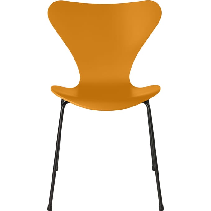 Fritz Hansen Serie 7 3107 Stoel - lak - burnt yellow - zwart