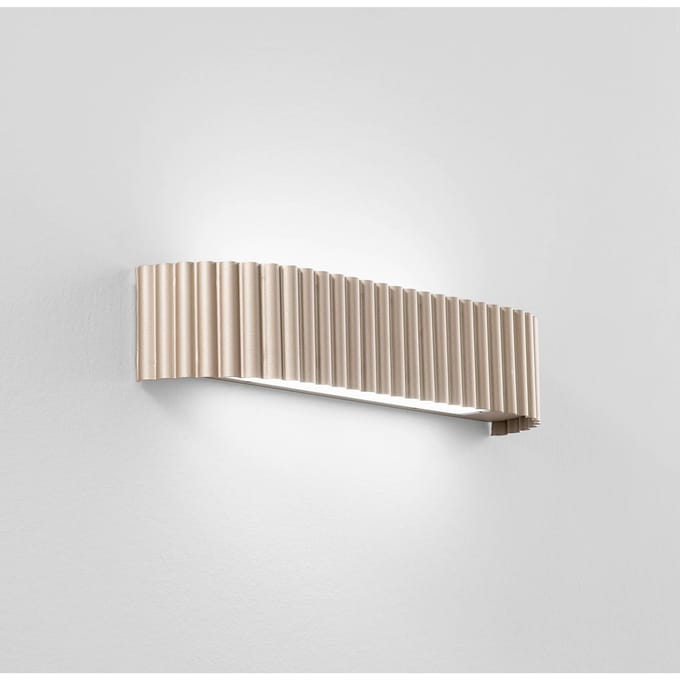 Luce Ambiente Design LED wandlamp Niike, goudkleurig, breedte 40 cm, metaal, CCT