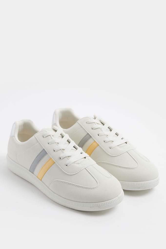 Yours Wit En Gele Retro Sneakers Met Strepen In Extra Brede Eeepasvormsize 37EEE