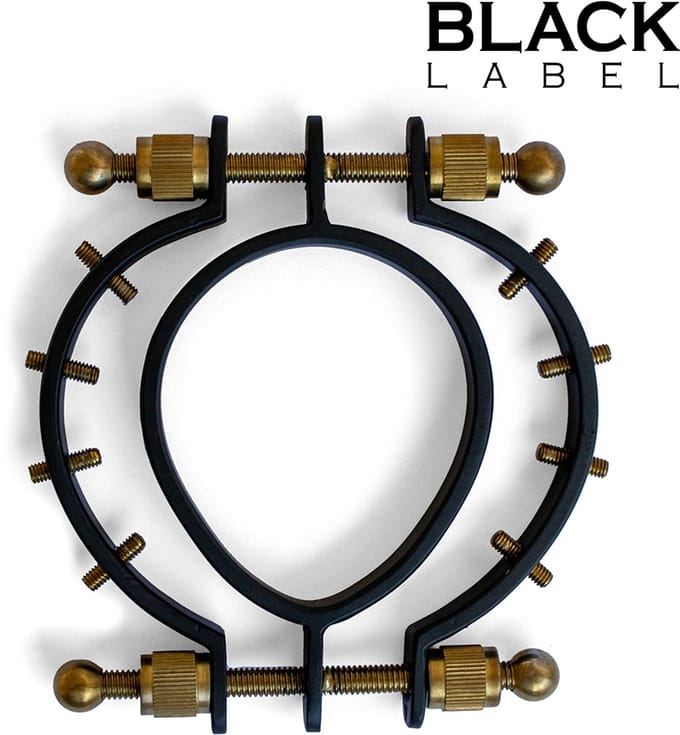 Black Label - Pussy Clamp 2.0 w. Spikes Black/Gold