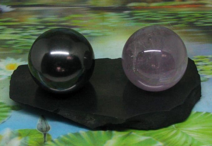 Shungiet harmoniser bollen met amethist 50 mm