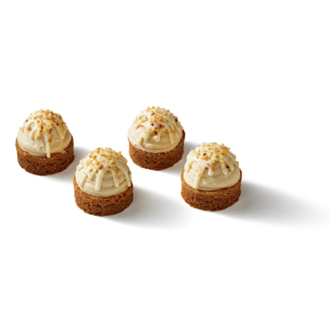 Mini witte chocolade hazelnootgebakjes