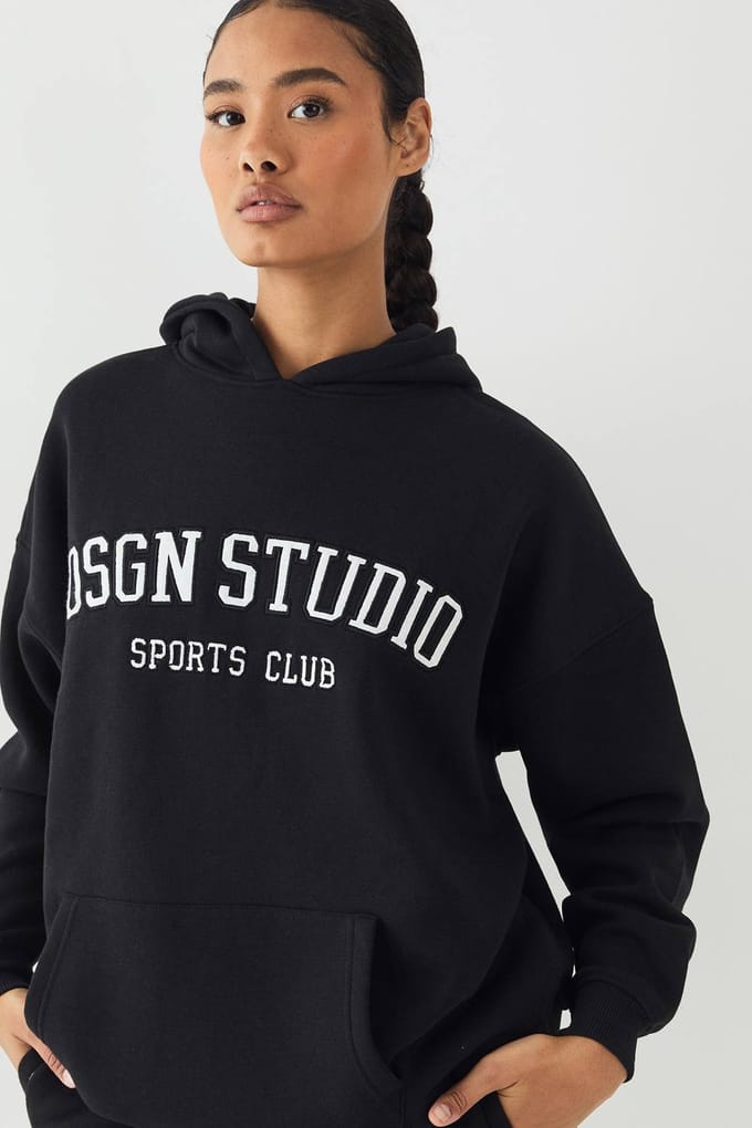 Dames DSGN Studio Applique Oversized Hoodie | Zwart | Maat: Medium