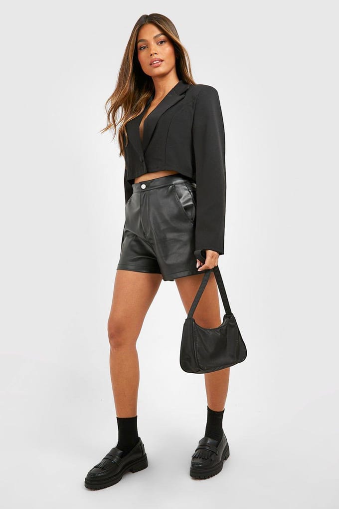 Dames Boohoo Basics Geweven Crop Blazer met Enkele Knop | Black | Maat: 16
