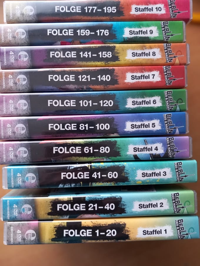 10 x STAFFEL BERLIN TAG & NACHT SEIZOEN 1 t/m 10 ( DEUTSCH)