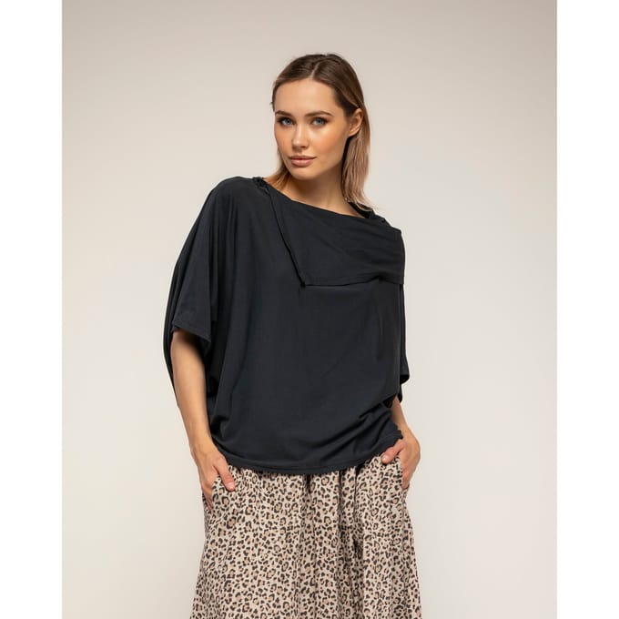 T-shirt met vleermuismouwen en boothals met omslag
